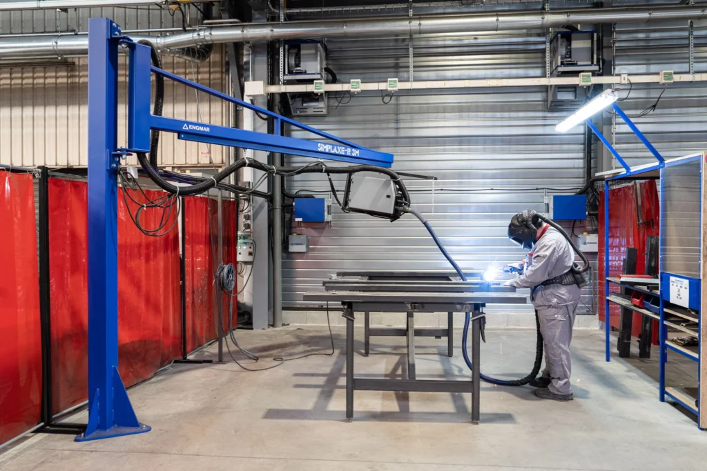 Atelier de soudure - potence pour torche aspirante