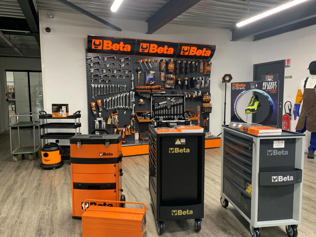 Espace outillage BETA dans le showroom BONNEFON SOUDURE