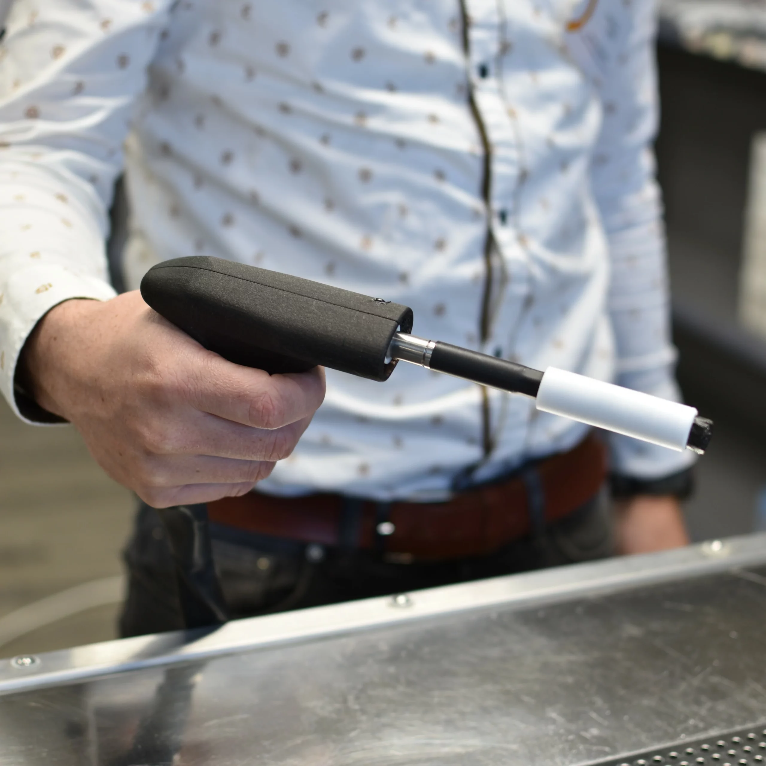 Pistolet utilisé pour le décapage éléctrolytique