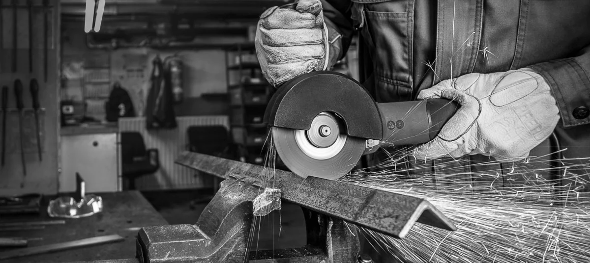 Meuleuse utilisée dans une entreprise industrielle